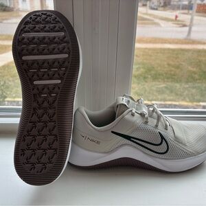 Nike Trainer Athletic Shoes - Like New